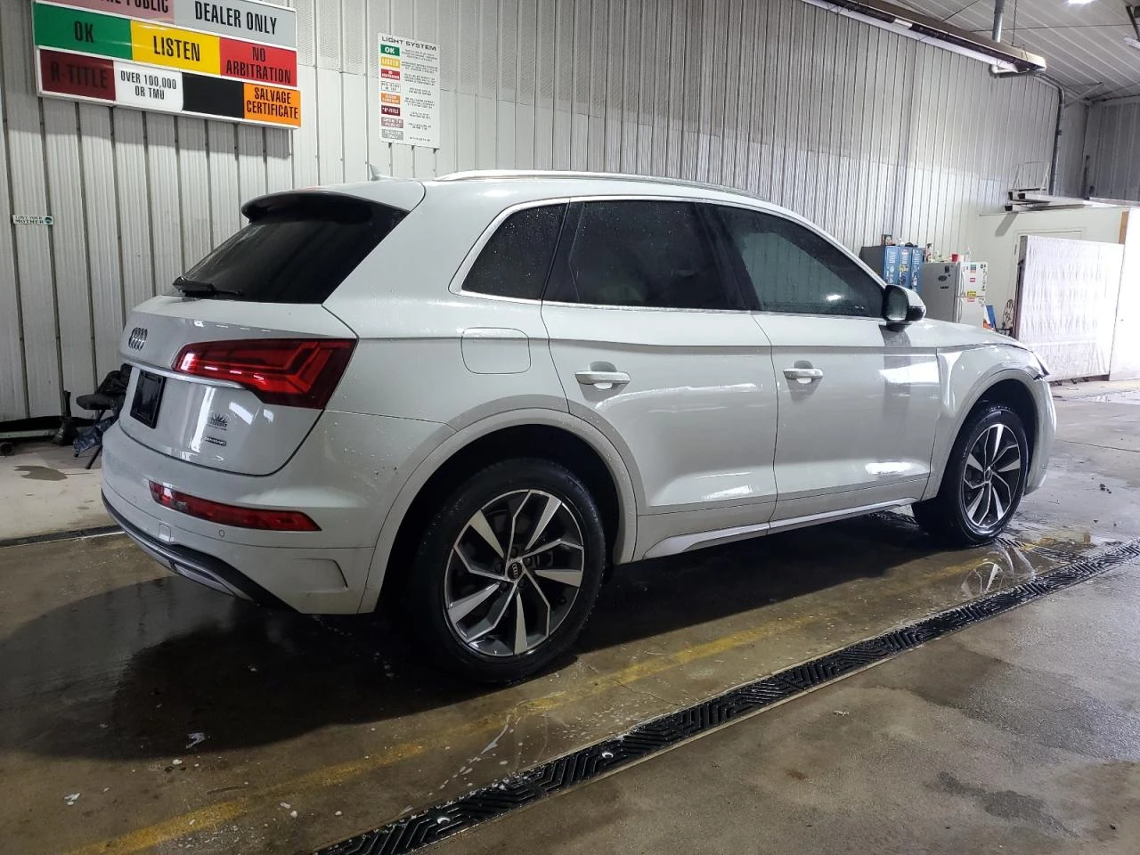 Audi Q5 Premium / 2.0 TFSI / S-Line / Панорама / LED / - изображение 4