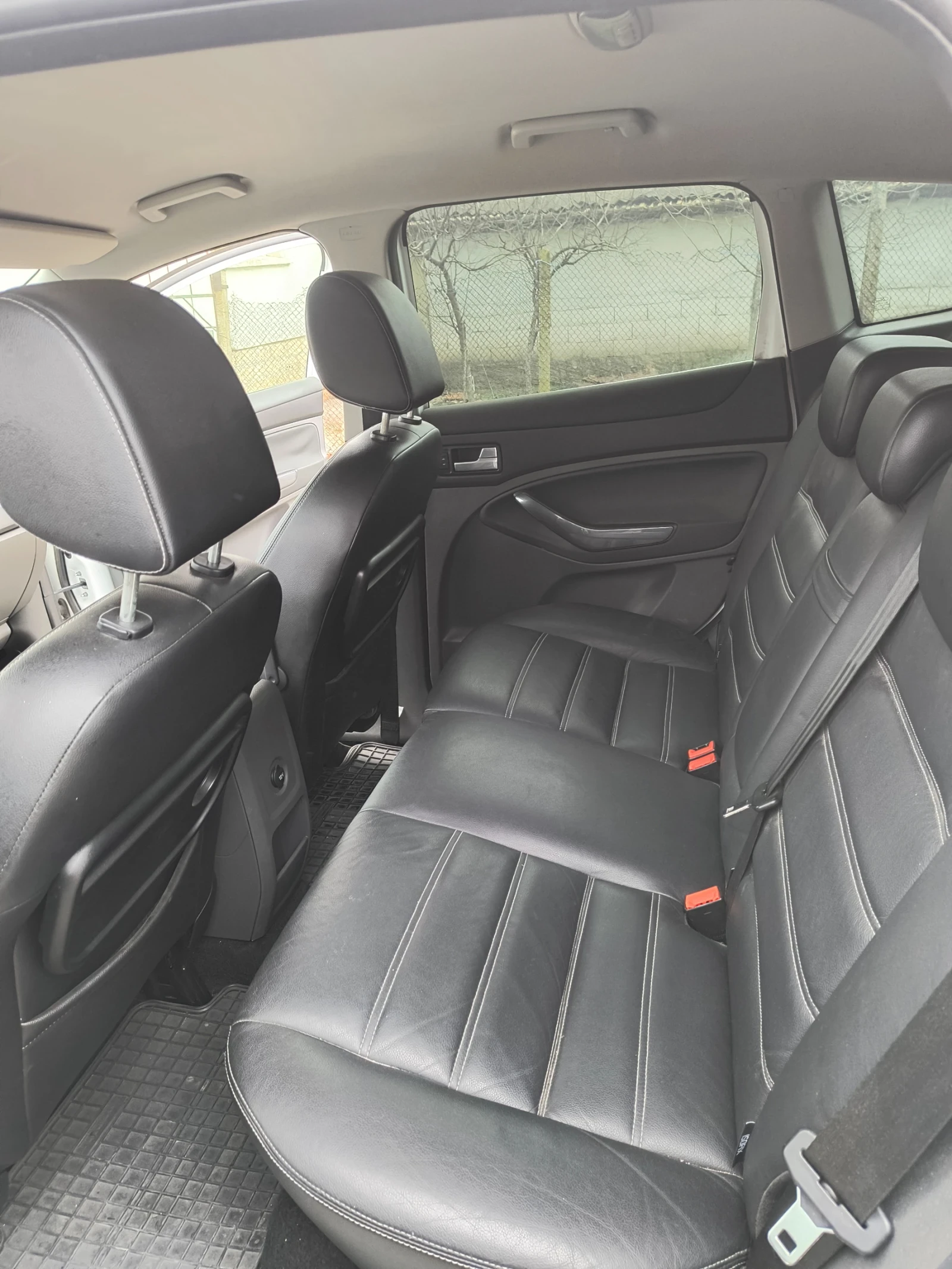 Ford Kuga 4* 4 163 HP, снимка 10 - Автомобили и джипове - 53752857