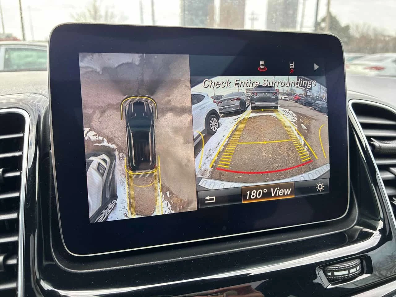 Mercedes-Benz GLC 43 AMG * ДИСТРОНИК* 360 КАМЕРА* ДВА ЧИФТА ГУМИ/ДЖАНТИ* , снимка 12 - Автомобили и джипове - 53930349