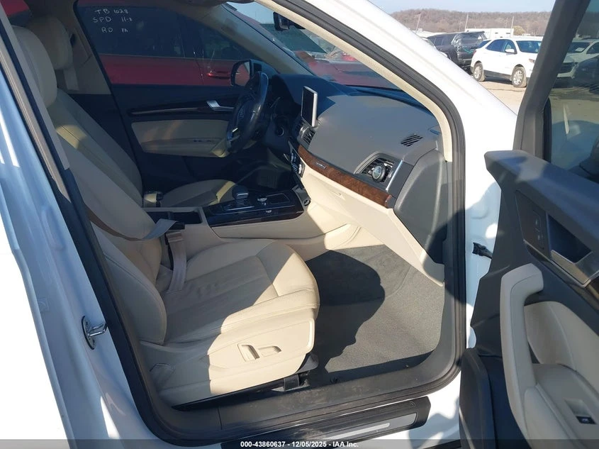 Audi Q5 45 Premium, снимка 5 - Автомобили и джипове - 54528212