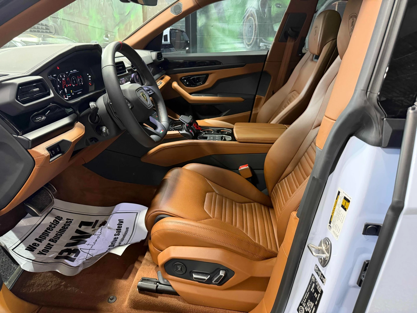 Lamborghini Urus, снимка 6 - Автомобили и джипове - 55836981