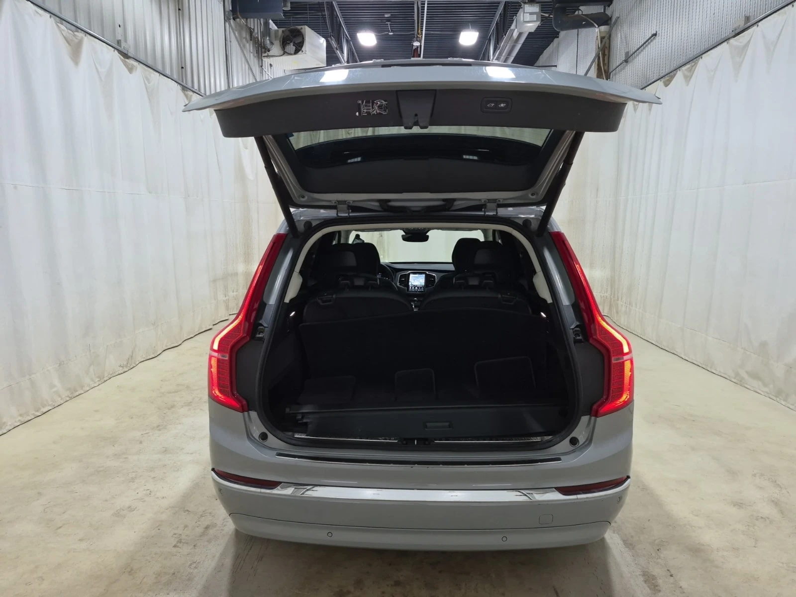 Volvo Xc90  ULTIMATE BRIGHT THEME / HUD / 360, снимка 6 - Автомобили и джипове - 55999293