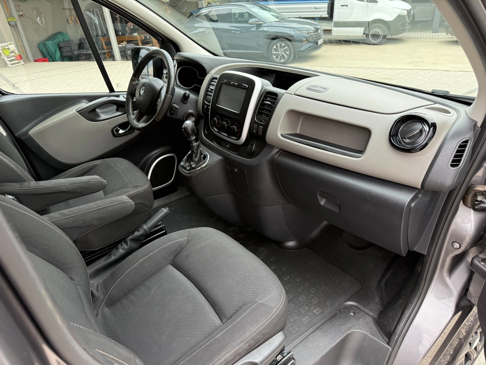Renault Trafic 1.6dCI ���������������� 5-������ ����� Long Euro 5 | Mobile.bg � ����������� 11