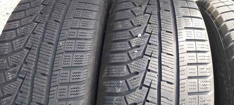 Гуми Зимни 225/60R18, снимка 2 - Гуми и джанти - 30918450