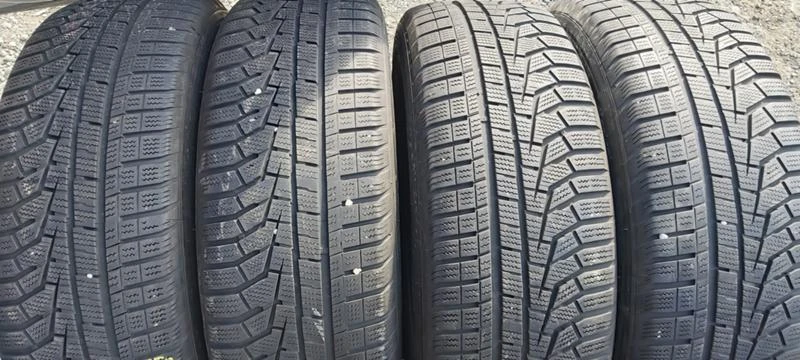 Гуми Зимни 225/60R18, снимка 1 - Гуми и джанти - 30918450