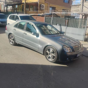 Mercedes-Benz C 200, снимка 10