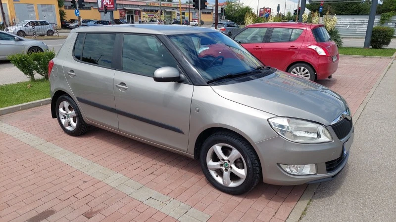 Skoda Fabia, снимка 2 - Автомобили и джипове - 47318752