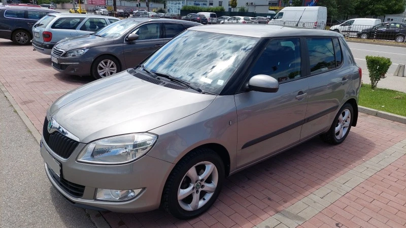 Skoda Fabia, снимка 1 - Автомобили и джипове - 47318752