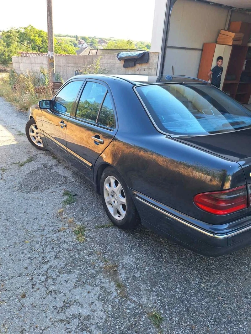 Mercedes-Benz E 320, снимка 6 - Автомобили и джипове - 47348470