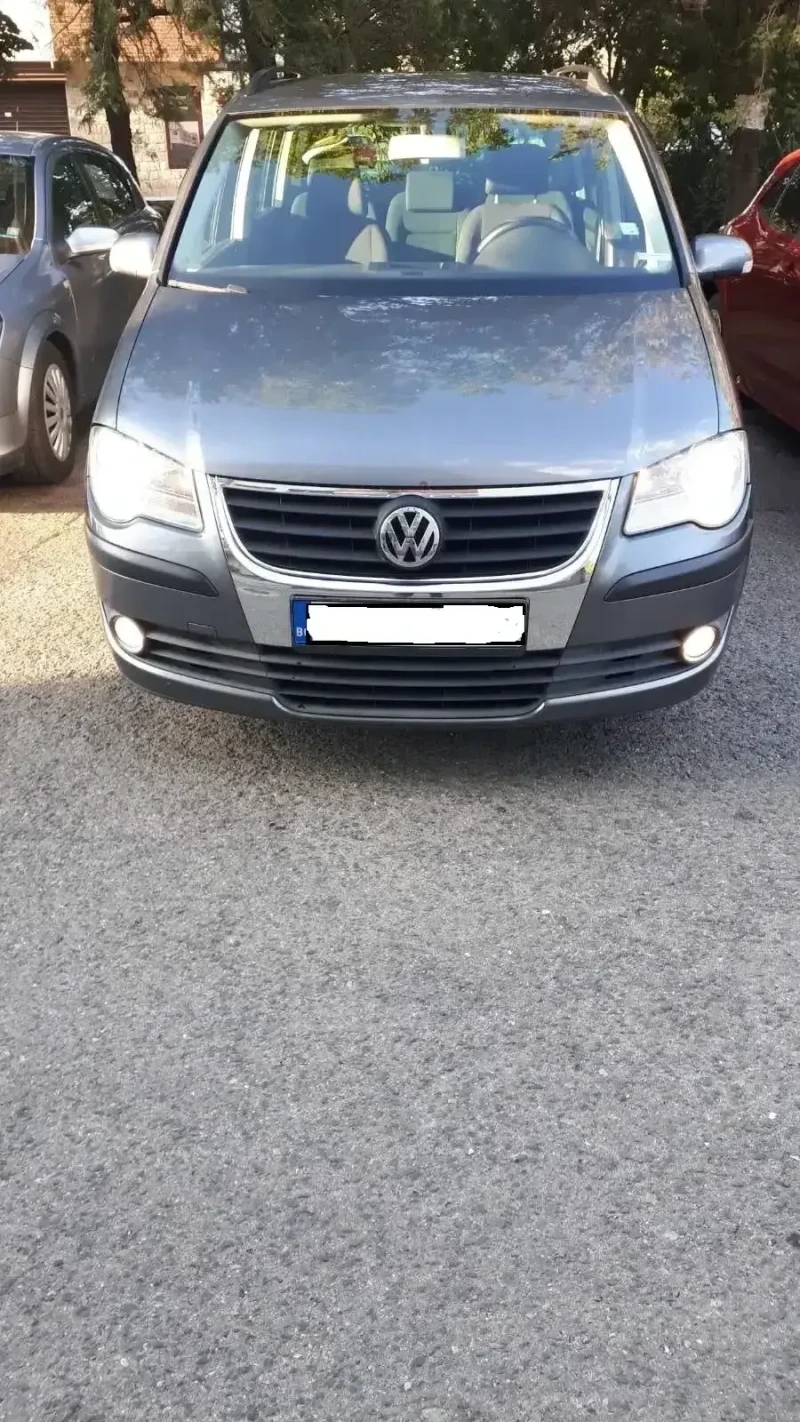 VW Touran 2.0, снимка 2 - Автомобили и джипове - 47609496