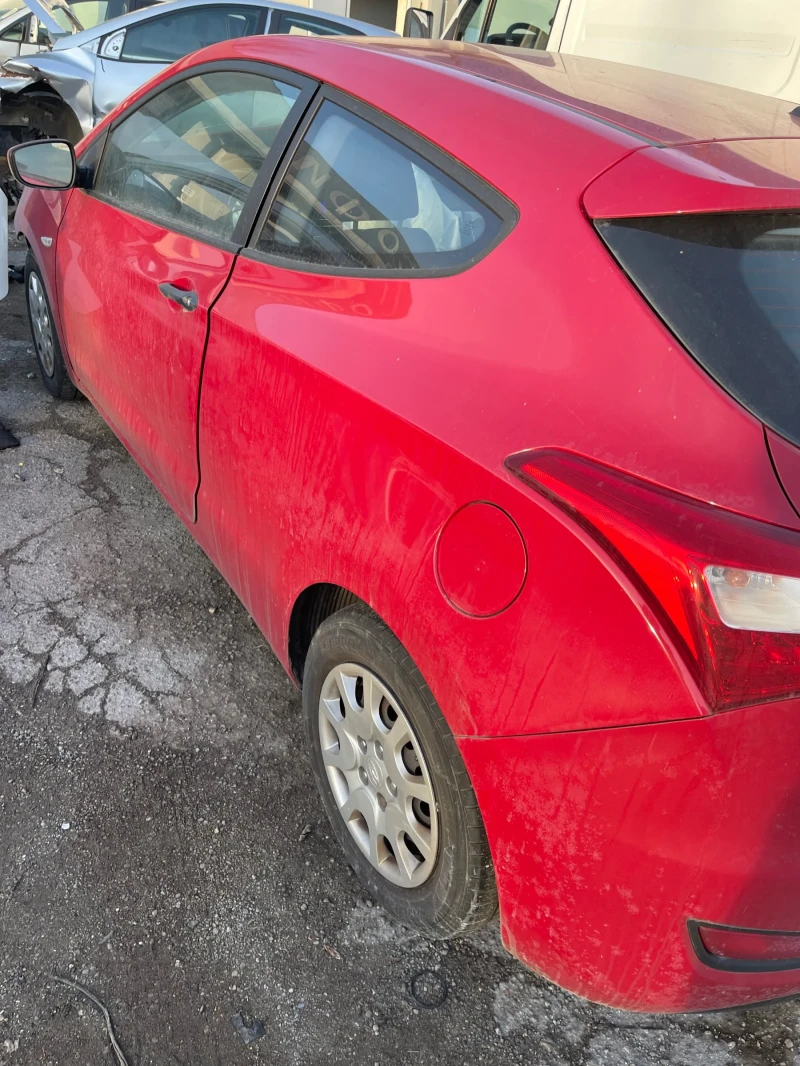 Hyundai I30 1.4, снимка 3 - Автомобили и джипове - 47981927