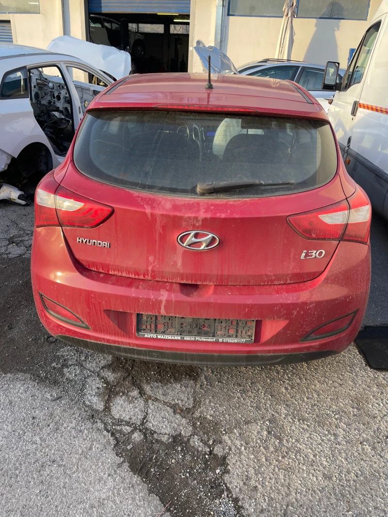 Hyundai I30 1.4, снимка 4 - Автомобили и джипове - 47981927