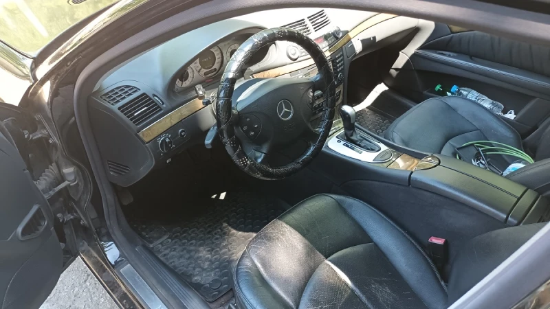 Mercedes-Benz E 320, снимка 9 - Автомобили и джипове - 48058574