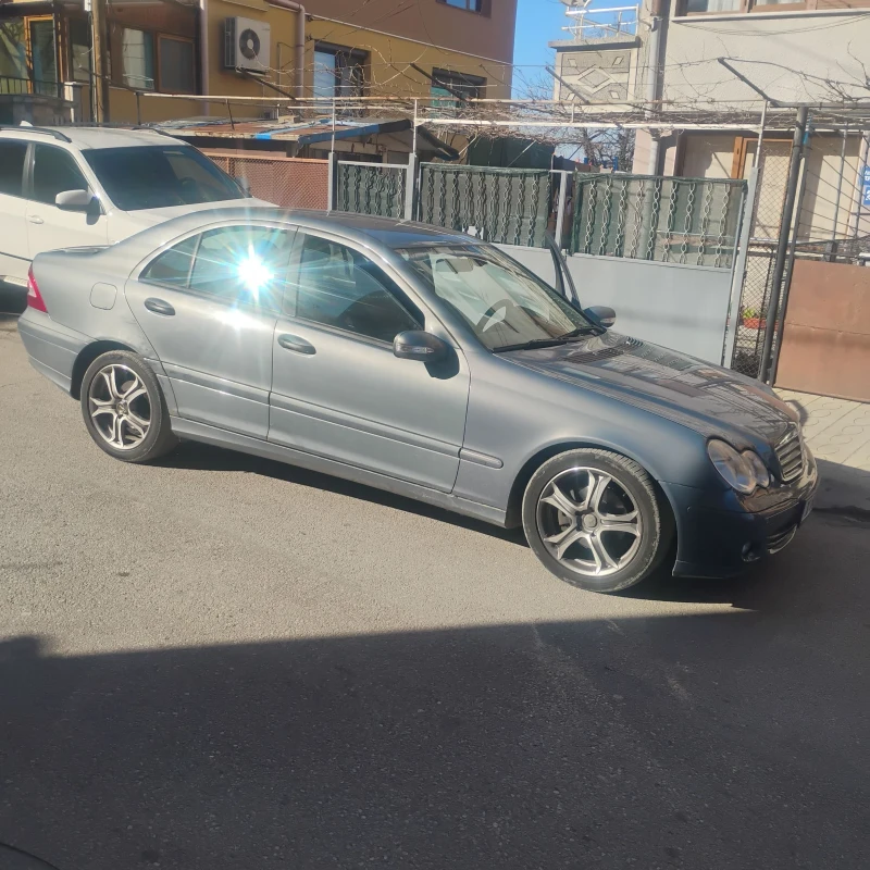 Mercedes-Benz C 200, снимка 8 - Автомобили и джипове - 49261460