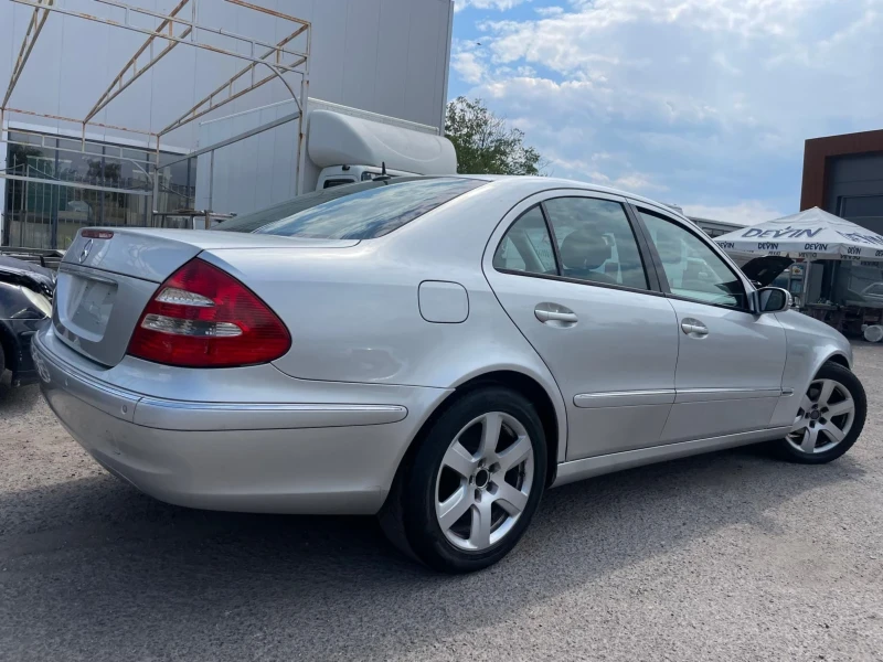 Mercedes-Benz E 270 2.7 Автоматик  Elegance , снимка 2 - Автомобили и джипове - 52553560