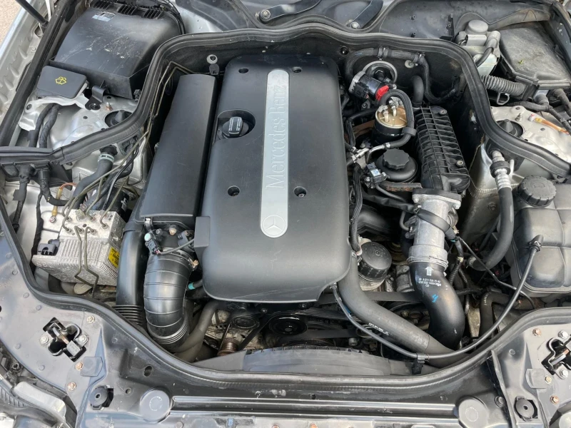 Mercedes-Benz E 270 2.7 Автоматик  Elegance , снимка 13 - Автомобили и джипове - 52553560