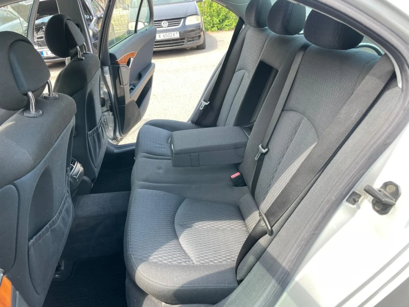 Mercedes-Benz E 270 2.7 Автоматик  Elegance , снимка 9 - Автомобили и джипове - 52553560