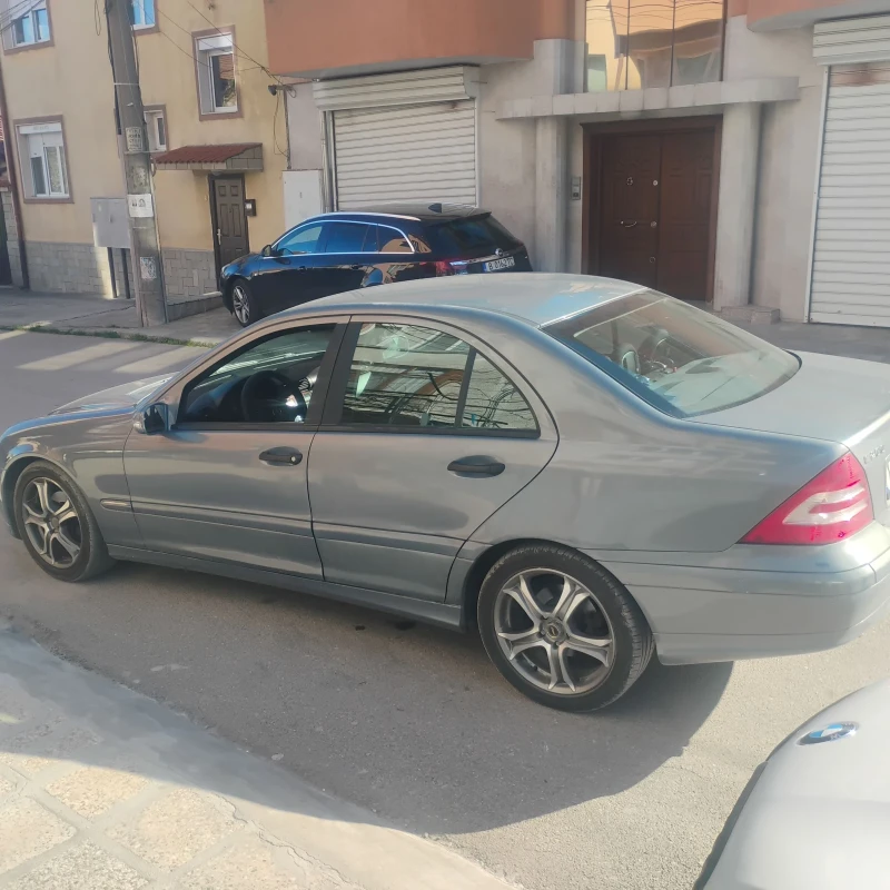 Mercedes-Benz C 200, снимка 5 - Автомобили и джипове - 49261460