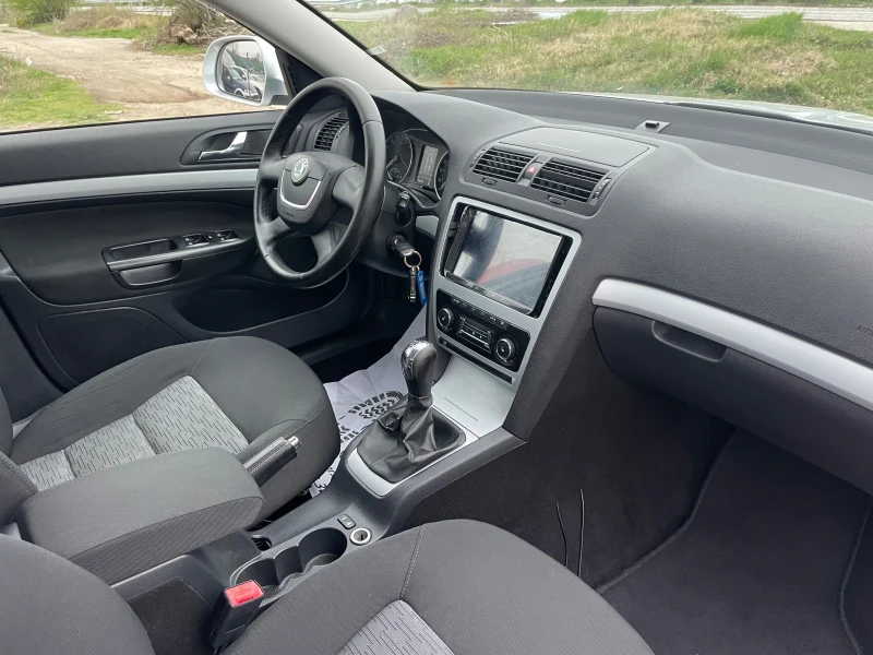 Skoda Octavia 1.6TDI-105-NAVI-ITALIA, снимка 5 - Автомобили и джипове - 49653070
