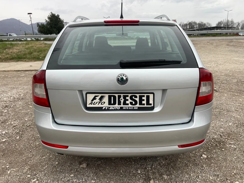 Skoda Octavia 1.6TDI-105-NAVI-ITALIA, снимка 10 - Автомобили и джипове - 49653070