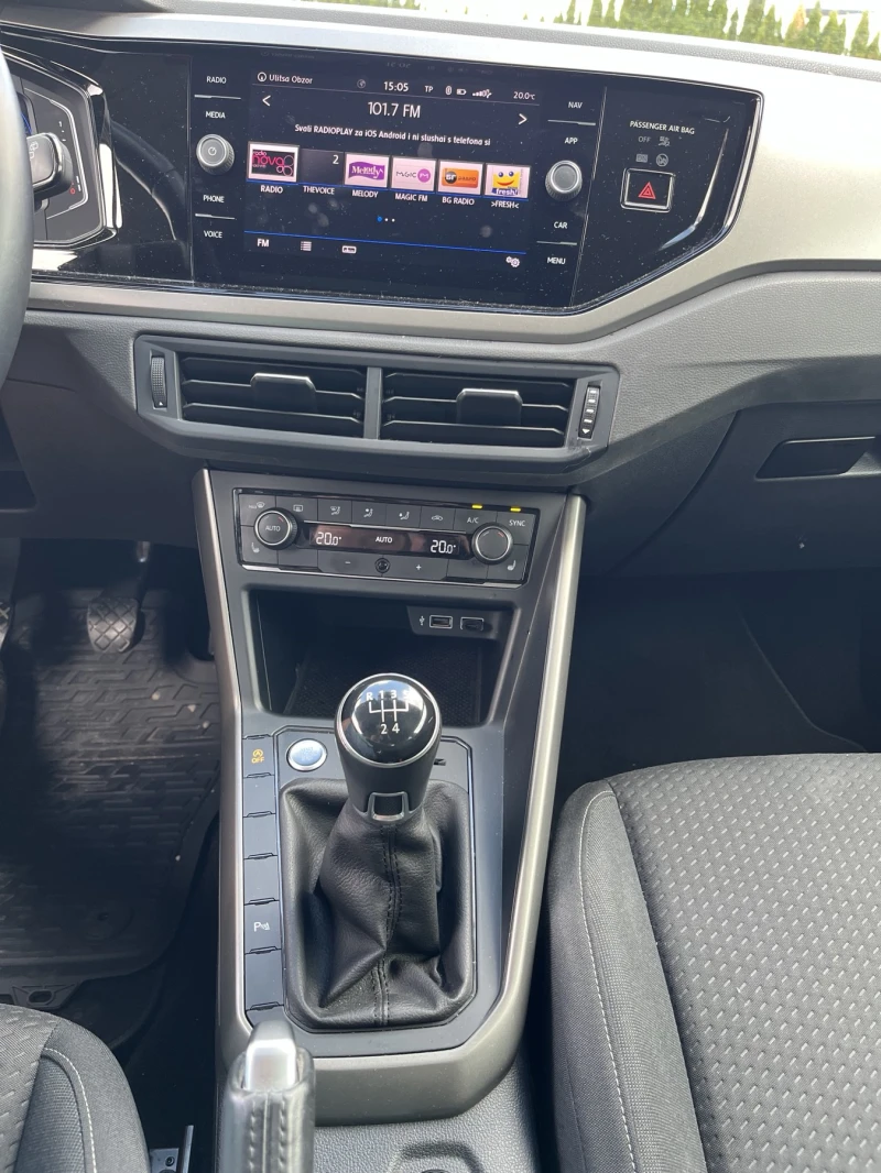 VW Polo BMT ACTIVE INFO DISPLAY-ДИСТРОНИК-КАРПЛЕЙ-ПАРКПИЛО, снимка 5 - Автомобили и джипове - 51804695