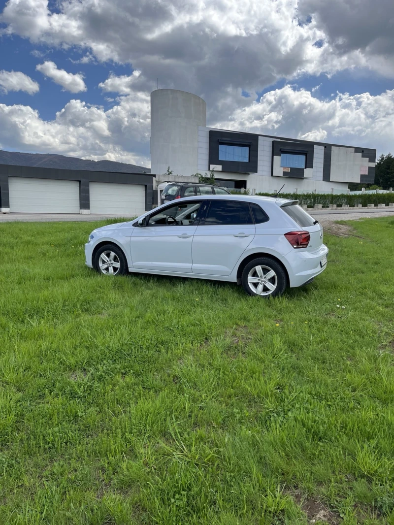 VW Polo BMT ACTIVE INFO DISPLAY-ДИСТРОНИК-КАРПЛЕЙ-ПАРКПИЛО, снимка 3 - Автомобили и джипове - 51804695