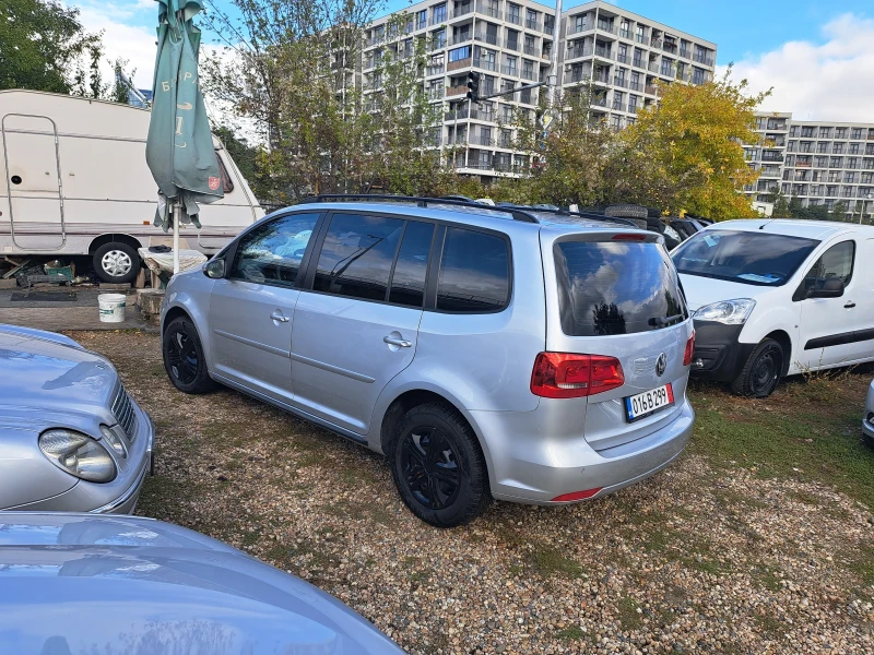 VW Touran 1.6tdi 105 k.s., снимка 4 - Автомобили и джипове - 52019489