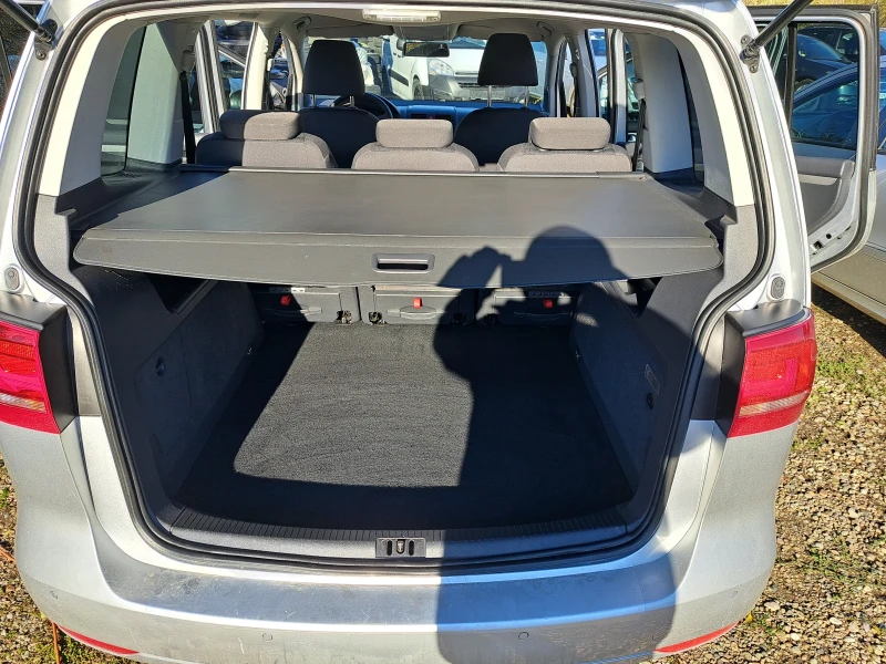 VW Touran 1.6tdi 105 k.s., снимка 17 - Автомобили и джипове - 52019489