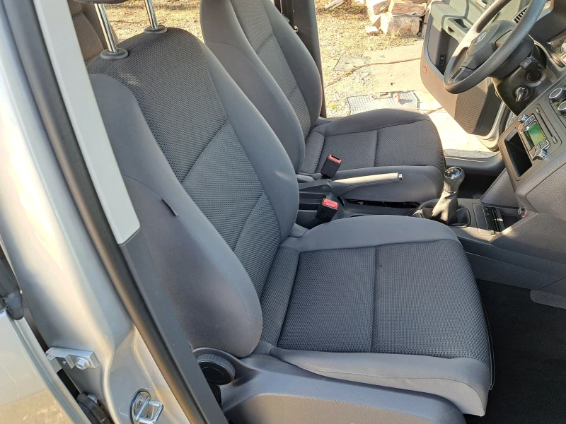 VW Touran 1.6tdi 105 k.s., снимка 14 - Автомобили и джипове - 52019489