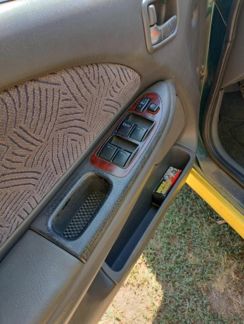 Toyota Avensis, снимка 6 - Автомобили и джипове - 52106338