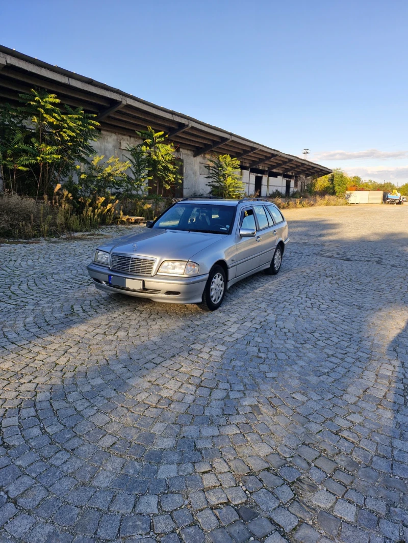 Mercedes-Benz C 220 CDI, снимка 2 - Автомобили и джипове - 52321354