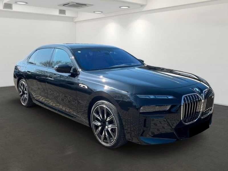 BMW 760 M760e XDRIVE B&W HEAD UP PANORAMA-SKY, снимка 2 - Автомобили и джипове - 52940987