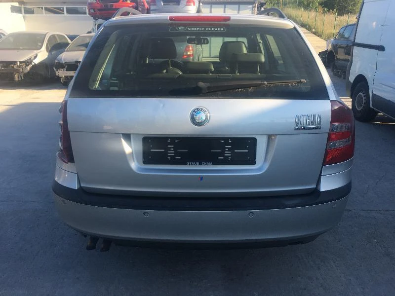 Skoda Octavia 2.0 TDI 4x4 Кожа,Ксенон, снимка 3 - Автомобили и джипове - 29703125