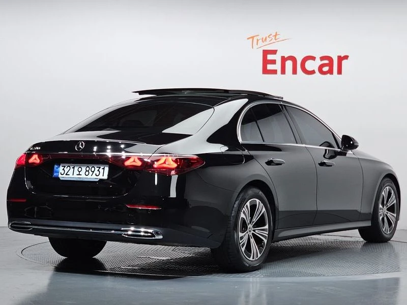 Mercedes-Benz E 200 E200 Avantgarde| 197к.с.| ВКЛ.ТЕХНОТЕСТ, снимка 2 - Автомобили и джипове - 55401986