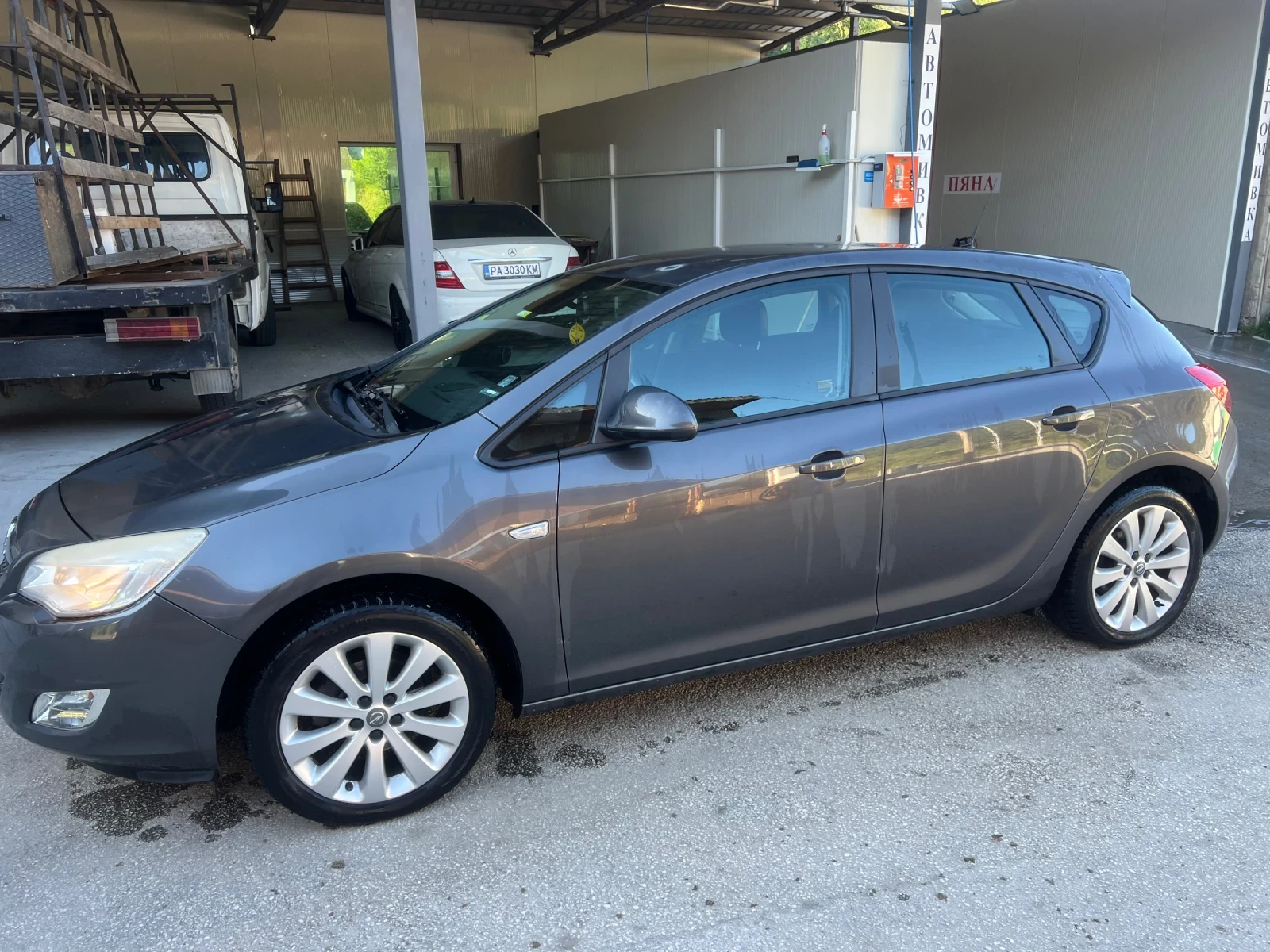Opel Astra J - изображение 5