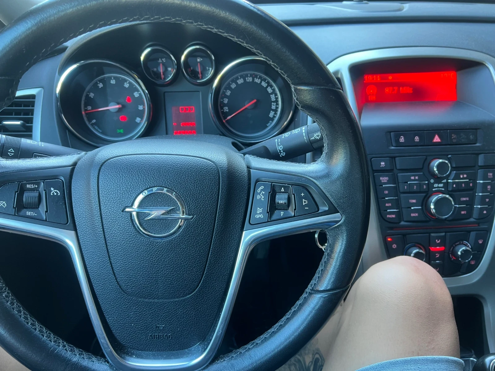 Opel Astra J - изображение 8