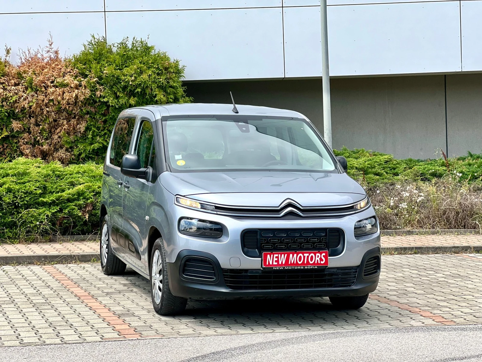 Citroen Berlingo 1.6HDI Лизинг през Уникредит по 385 лева на месец - изображение 3