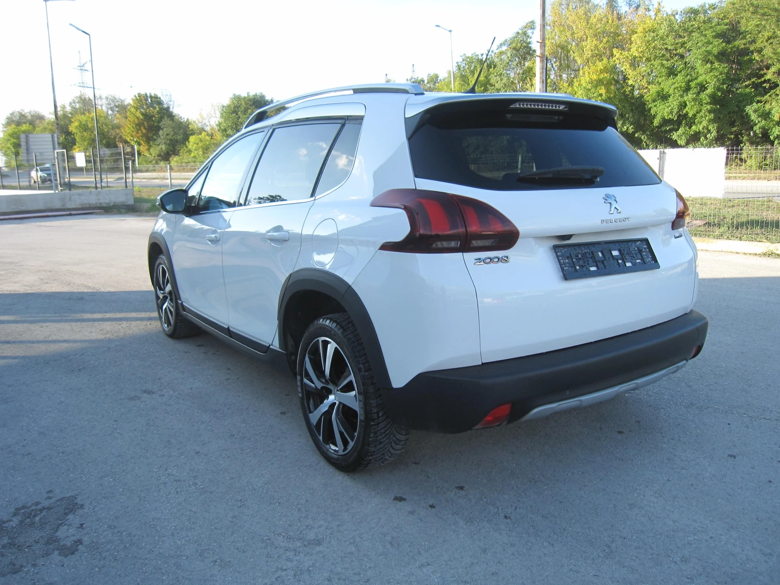 Peugeot 2008 1, 6-HDI, Navi, Камера, Кожа - изображение 3