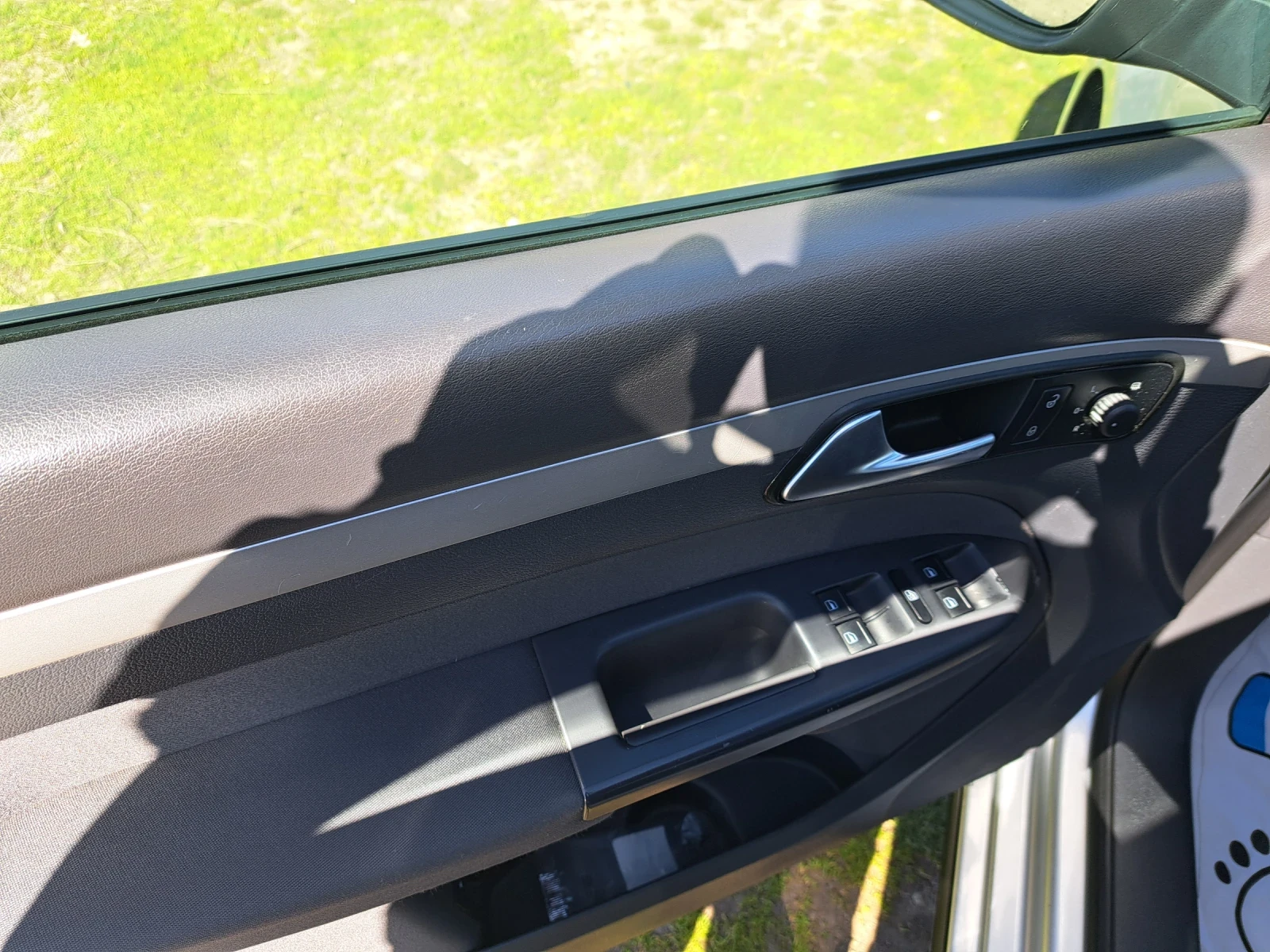 VW Touran 1.6tdi 105 k.s. | Mobile.bg � ����������� 11