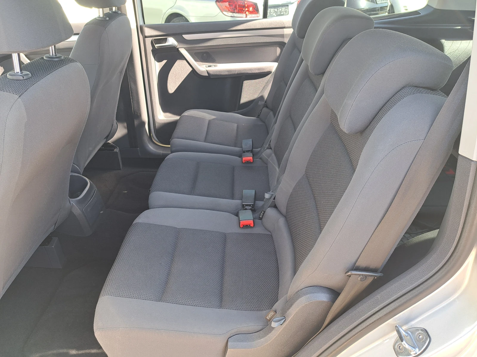 VW Touran 1.6tdi 105 k.s. | Mobile.bg � ����������� 13