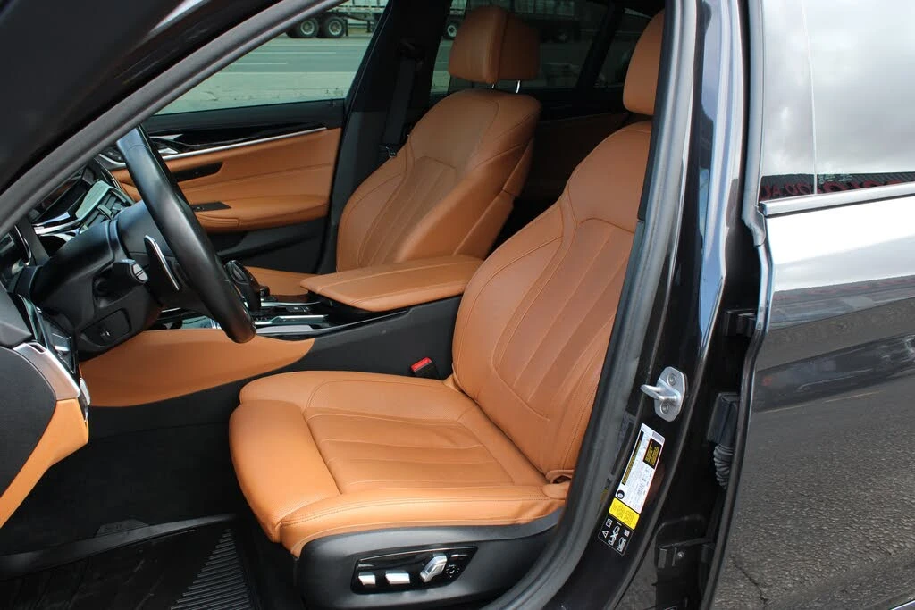 BMW 550 * АВТО КРЕДИТ* ЦЕНА ДО БГ * СЕРВИЗНА ИСТОРИЯ *  - изображение 7