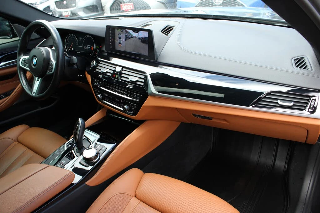 BMW 550 * АВТО КРЕДИТ* ЦЕНА ДО БГ * СЕРВИЗНА ИСТОРИЯ *  - изображение 8