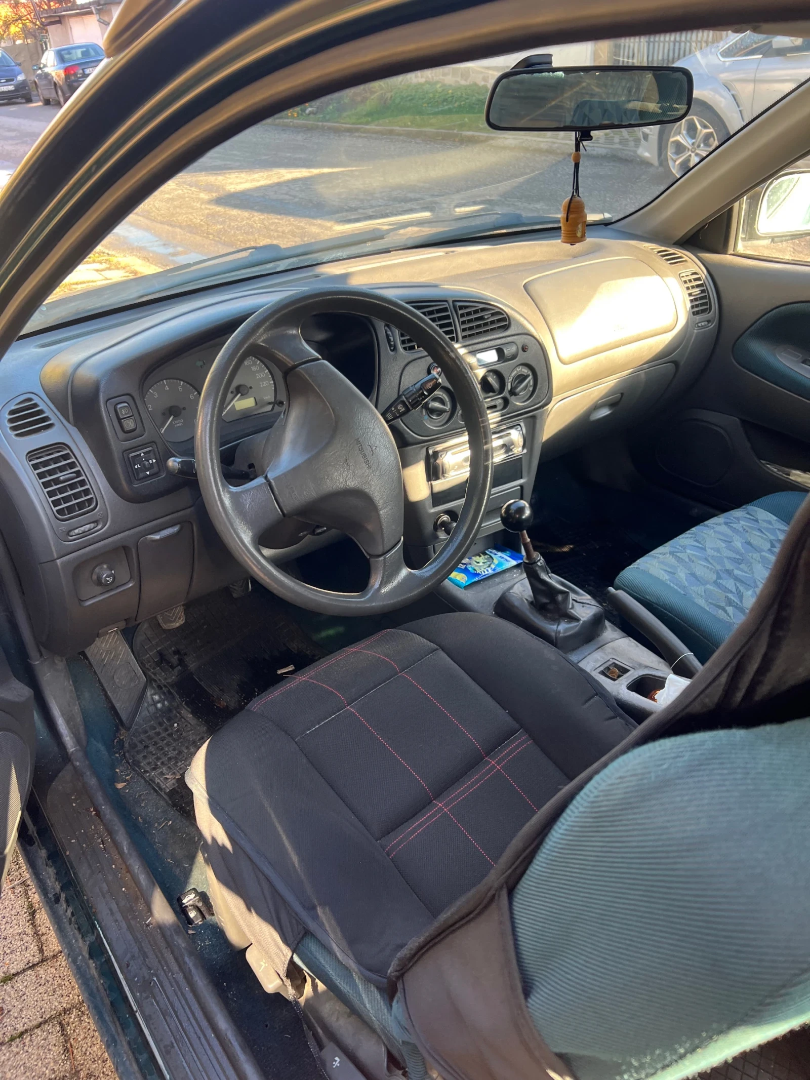 Mitsubishi Colt  - изображение 7