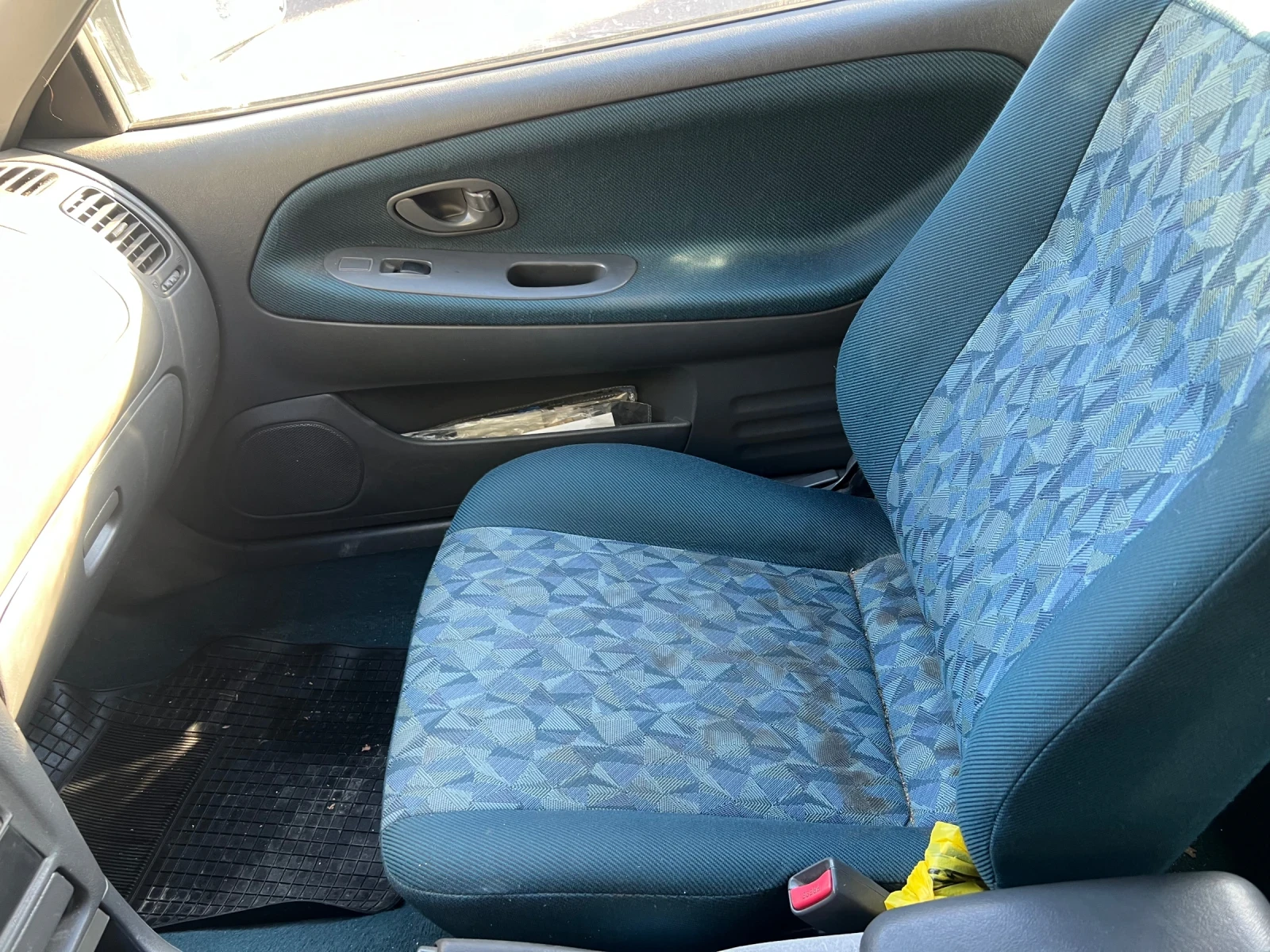 Mitsubishi Colt  - изображение 9