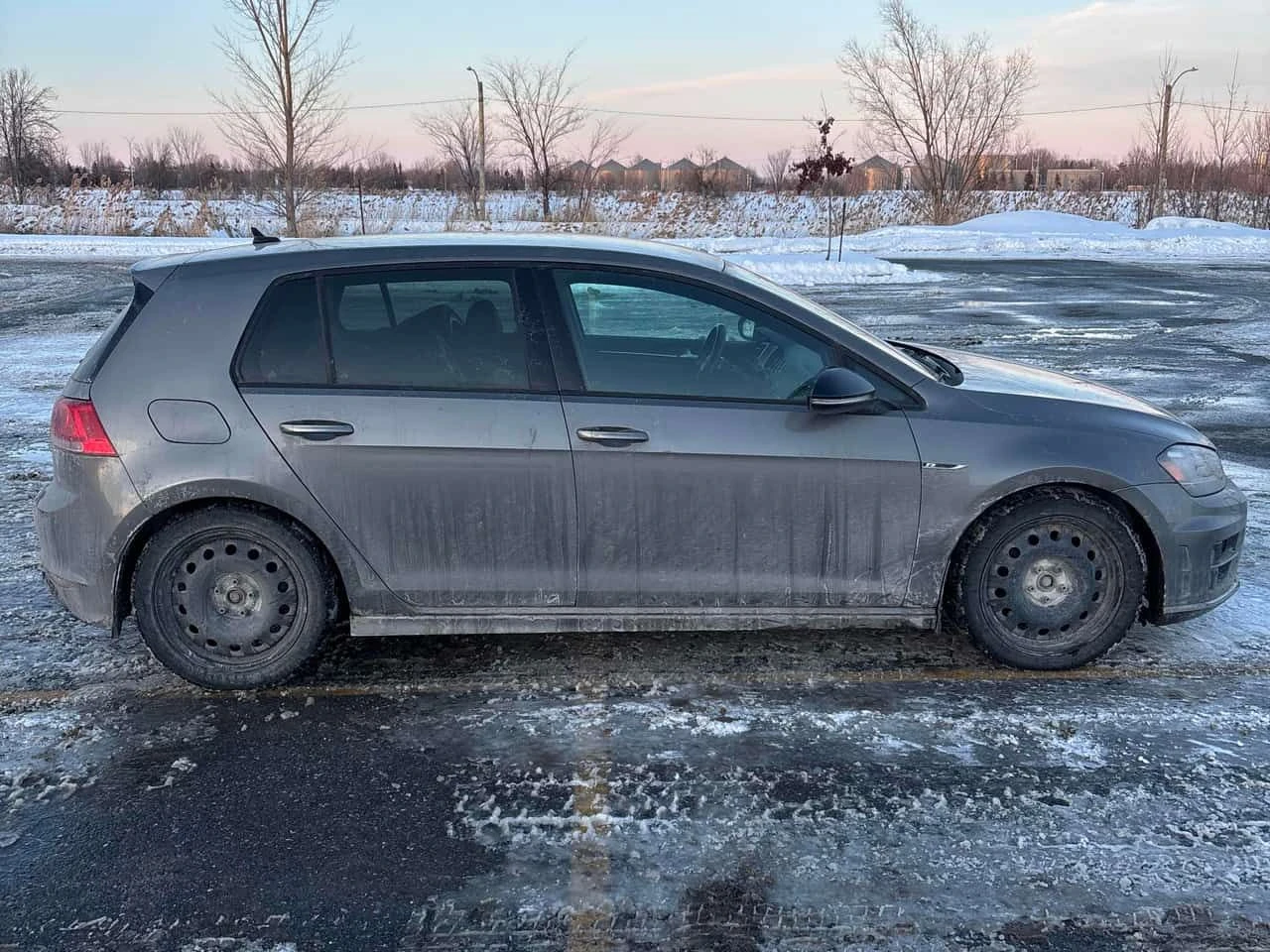 VW Golf  R/ CARFAX / CAMERA / HEATED SEATS | Mobile.bg � ����������� 3