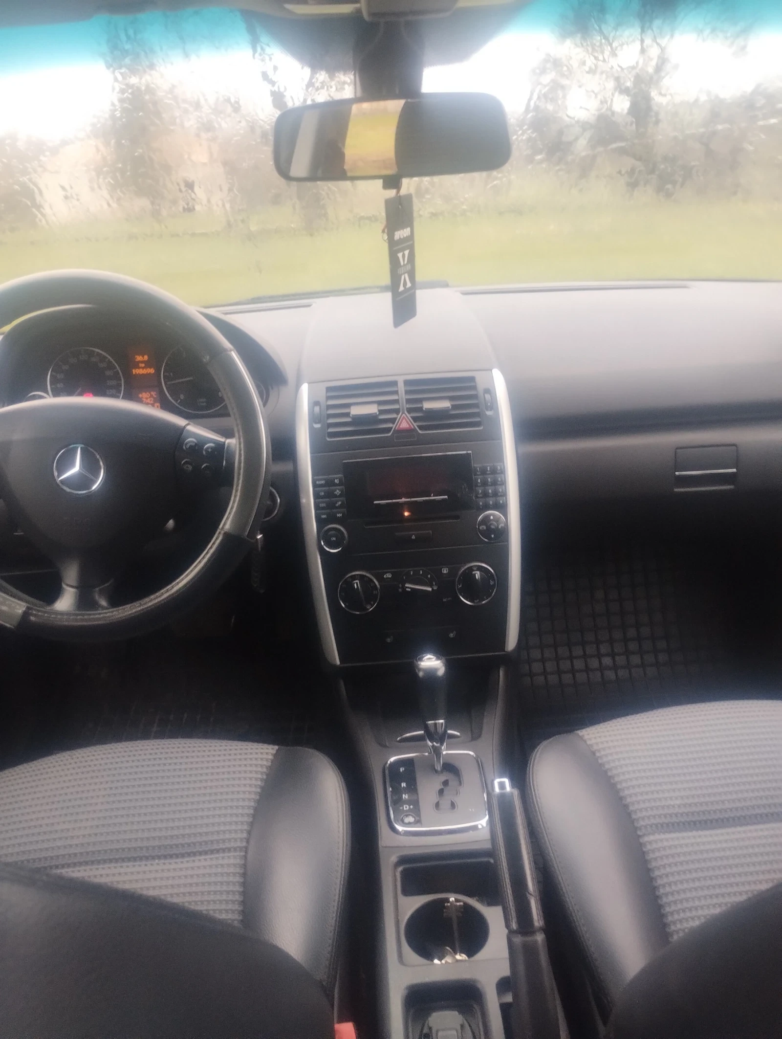 Mercedes-Benz A 200, снимка 11 - Автомобили и джипове - 54011932