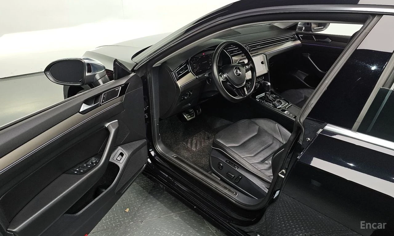 VW Arteon * 2.0TDI* PRESTIGE* HEADUP* КАМЕРИ* ПОДГРЕВ* , снимка 8 - Автомобили и джипове - 54331479