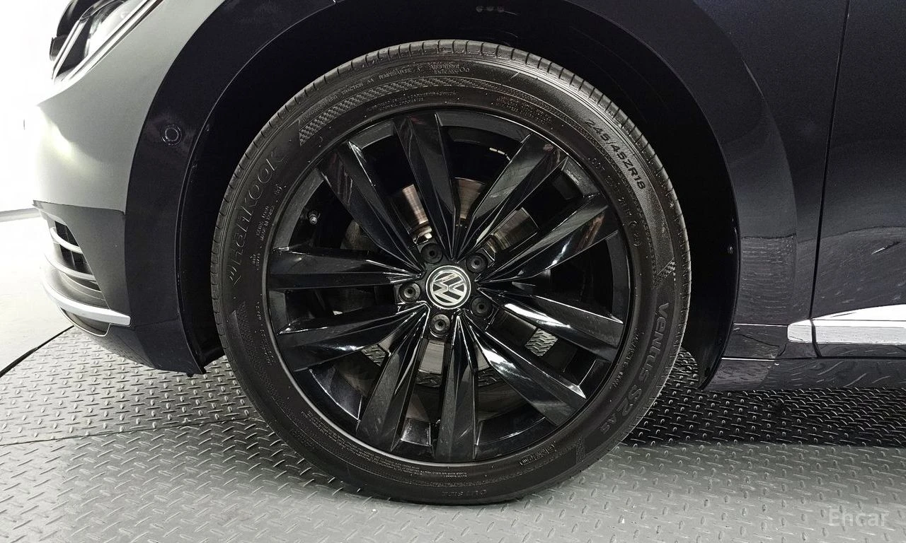 VW Arteon * 2.0TDI* PRESTIGE* HEADUP* КАМЕРИ* ПОДГРЕВ* , снимка 14 - Автомобили и джипове - 54331479