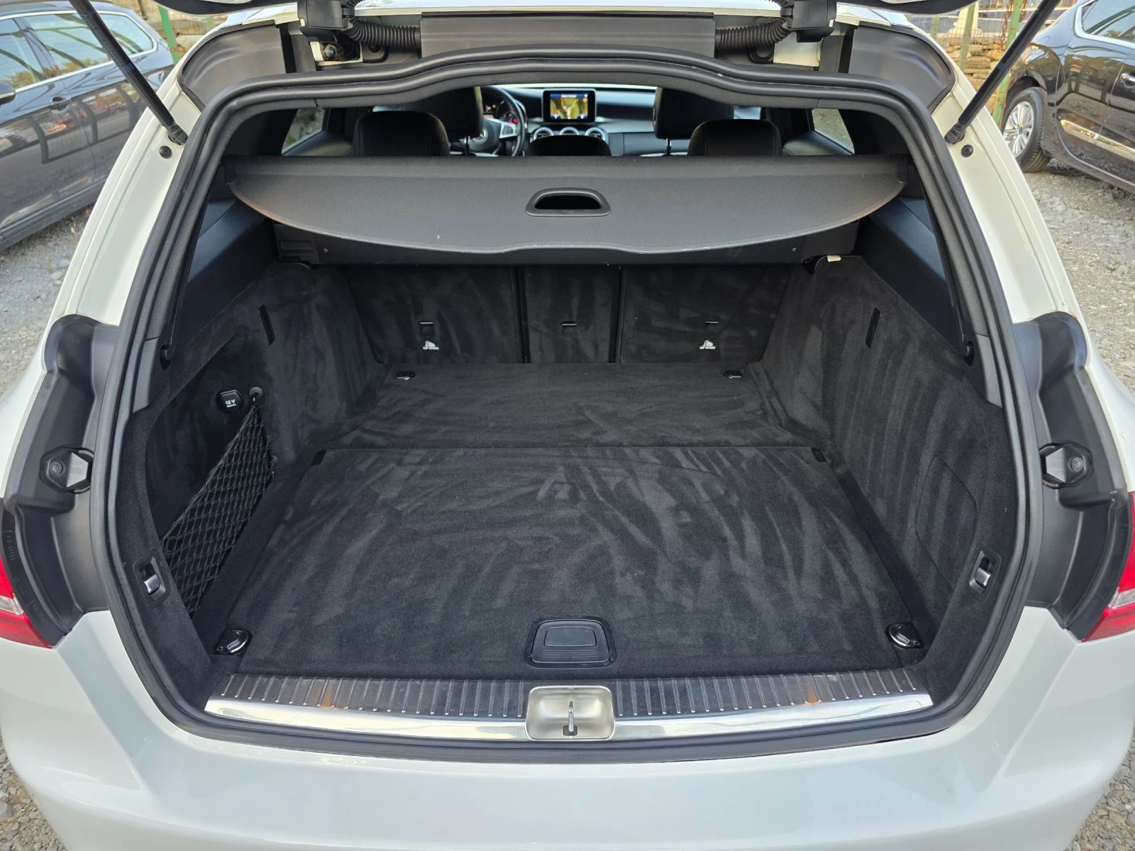 Mercedes-Benz C 220 CDI 170 К.С. АМГ ПАКЕТ / ЛЕД / НАВИ / КОЖА, снимка 16 - Автомобили и джипове - 55108773