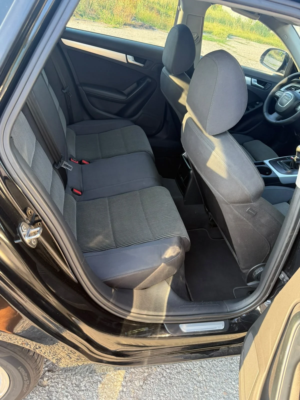 Audi A4 2.0TDI, снимка 8 - Автомобили и джипове - 55364675